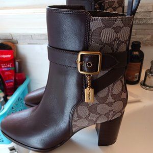 COACH "OLIVIA" BOOTIE